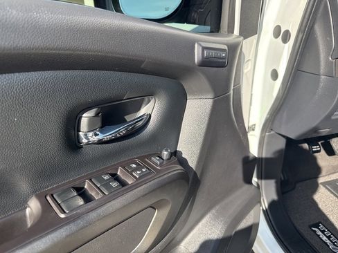 Used 2020 Nissan Titan PRO-4X w/ Pro-4x Convenience Package image 14