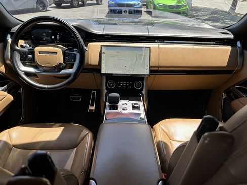 Used 2023 Land Rover Range Rover SE AWD/4WD image 17