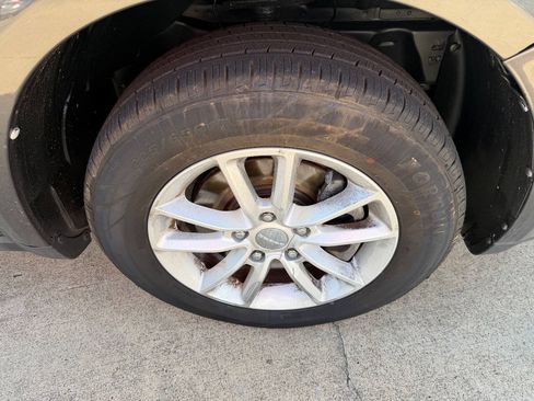 Used 2017 Dodge Journey SXT FWD image 9