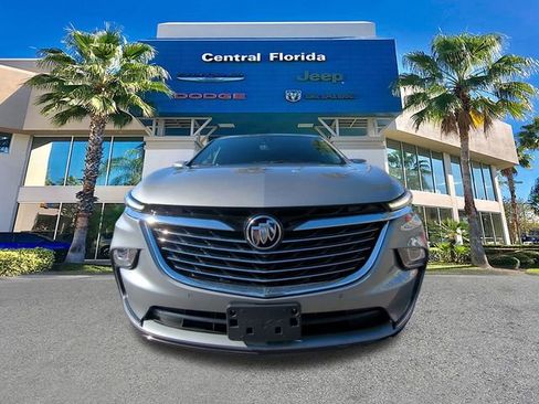 Used 2024 Buick Enclave Premium image 3