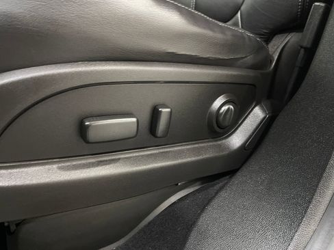 Used 2017 Chevrolet Traverse LT AWD/4WD image 17