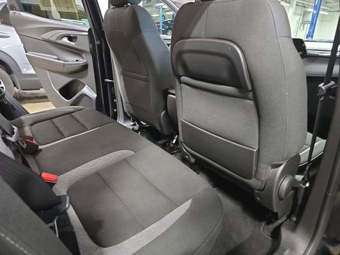 Used 2025 Chevrolet TrailBlazer LT AWD/4WD image 13