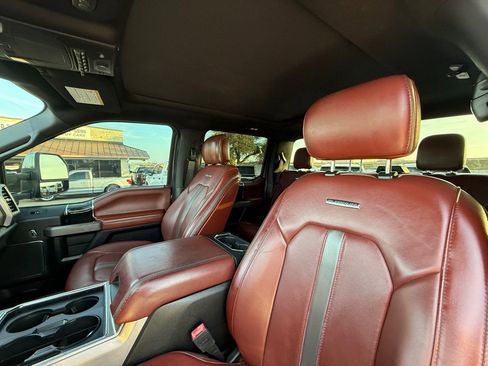 Used 2020 Ford F350 Platinum w/ FX4 Off-Road Package image 19