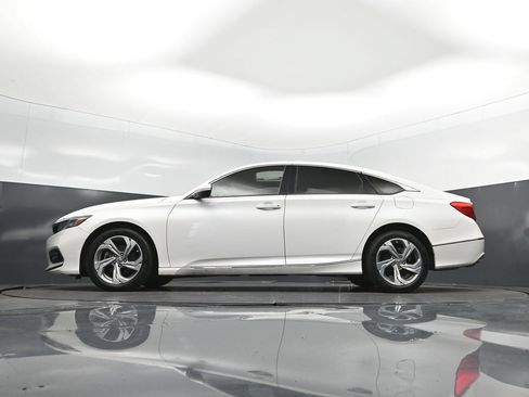 Used 2018 Honda Accord EX image 38