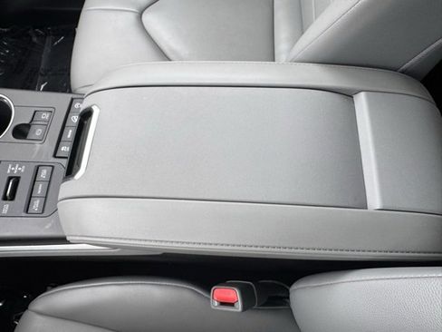 Certified 2021 Toyota Highlander XLE image 23