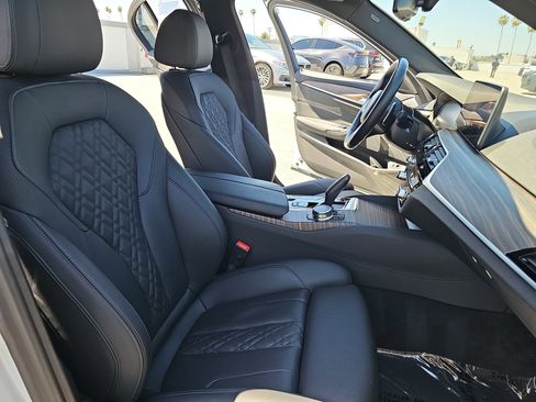 Used 2023 BMW 540i w/ M Sport Package image 10