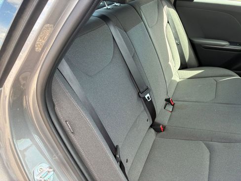 Used 2025 Kia K4 FWD image 37