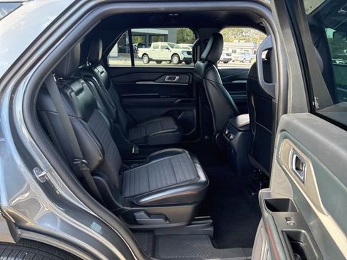 Certified 2025 Ford Explorer ST-Line image 24
