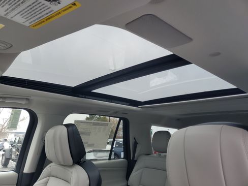 New 2025 Lincoln Navigator Reserve image 11