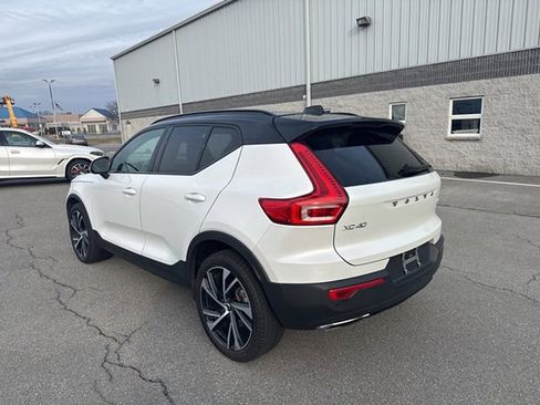Used 2020 Volvo XC40 T5 R-Design image 6