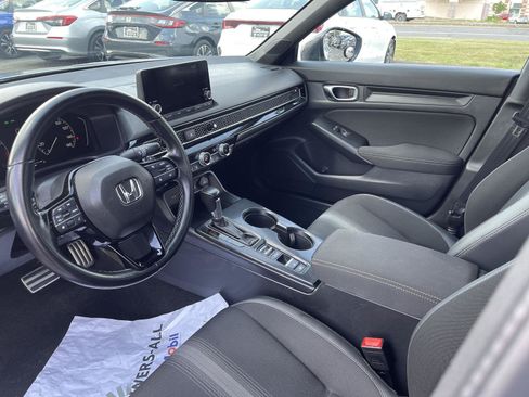 Used 2023 Honda Civic Sport image 4