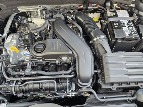 New 2025 Volkswagen Taos SE image 20