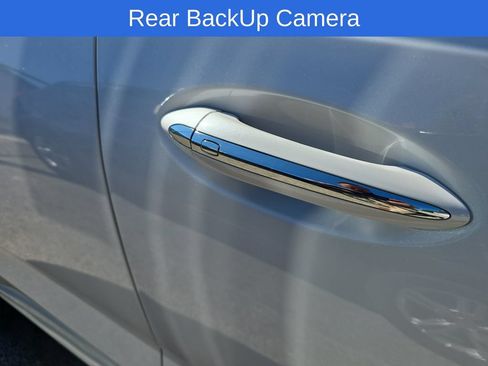 Used 2025 Buick Encore GX Avenir w/ Avenir Convenience Package FWD image 7