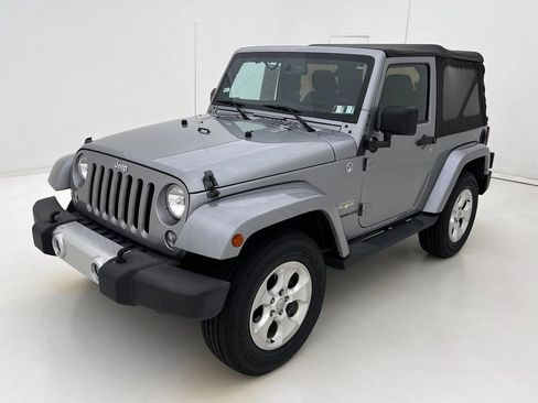 Used 2015 Jeep Wrangler Sahara AWD/4WD image 8