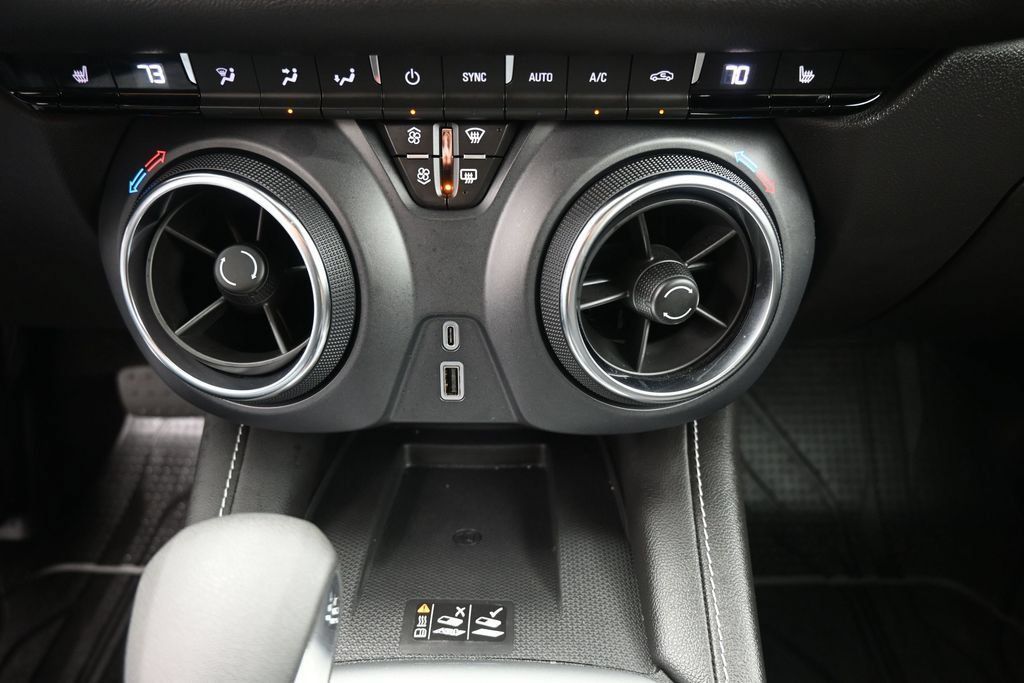 Used 2024 Chevrolet Blazer LT w/ Convenience Package FWD image 4