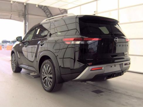 Used 2024 Nissan Pathfinder SL w/ SL Premium Package AWD/4WD image 4