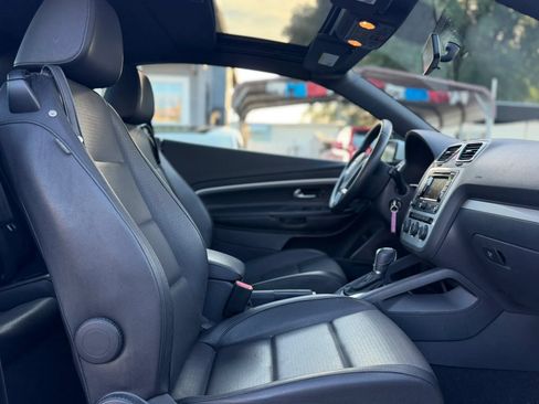 Used 2015 Volkswagen Eos Komfort FWD image 18