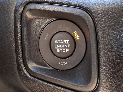 Used 2024 Jeep Wrangler Unlimited w/ Convenience Group AWD/4WD image 22