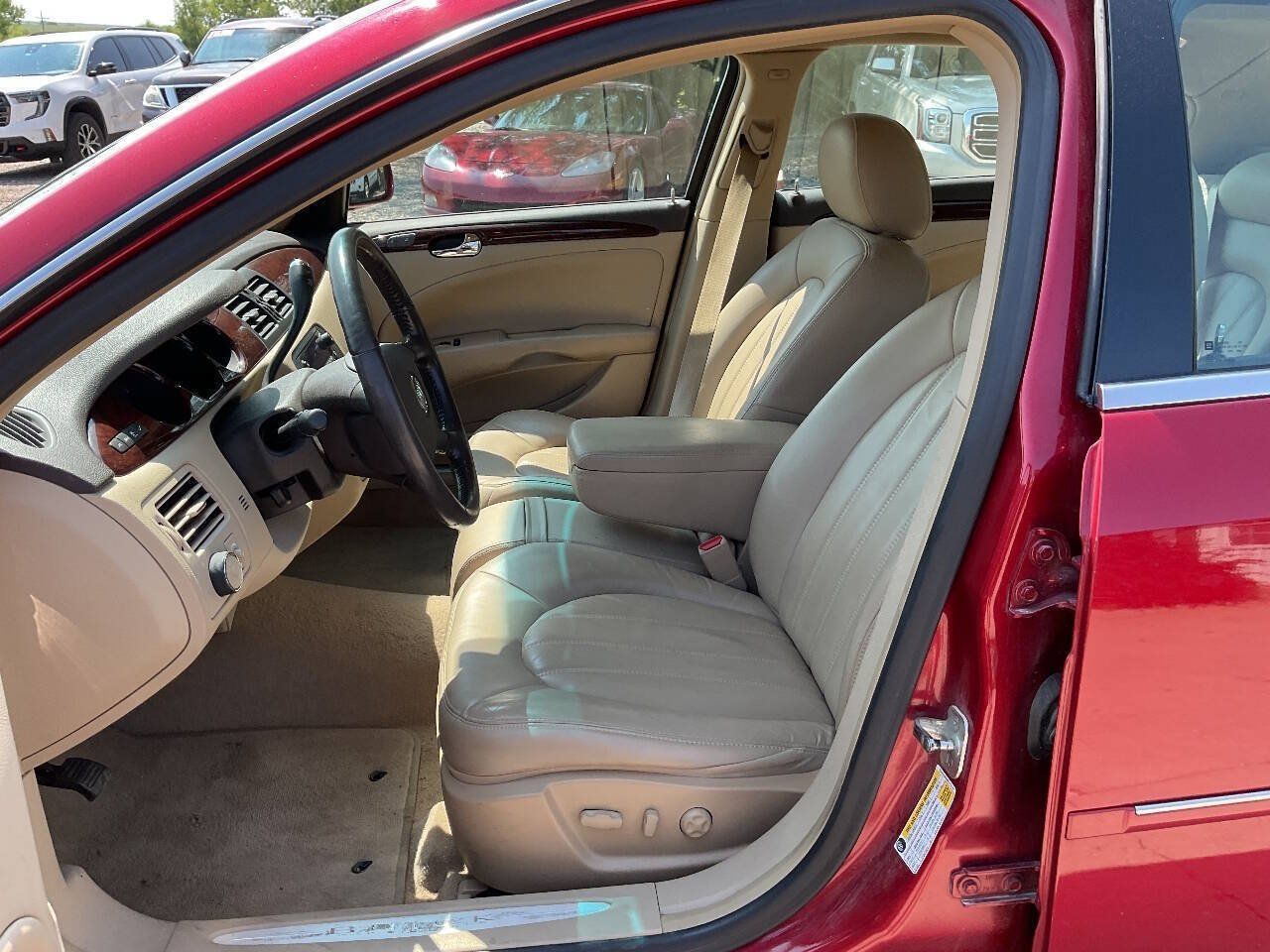 Used 2011 Buick Lucerne CXL FWD image 12