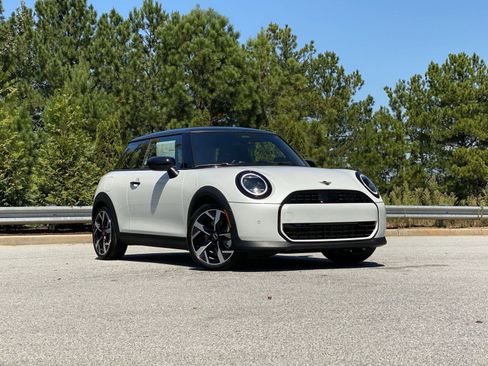 Used 2026 MINI Cooper 2-Door Hardtop FWD image 2