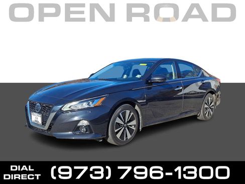 Used 2020 Nissan Altima 2.5 SV image 1