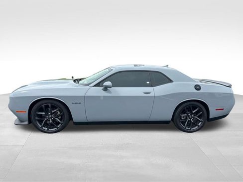 Used 2022 Dodge Challenger R/T w/ Blacktop Package RWD image 6