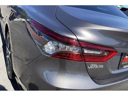 Used 2023 Toyota Camry XLE image 29