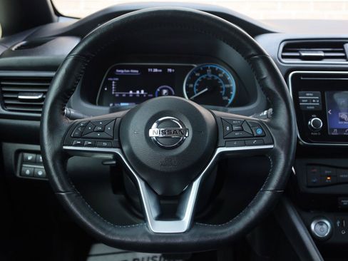 Used 2018 Nissan Leaf SV w/ SV Technology Package FWD image 27