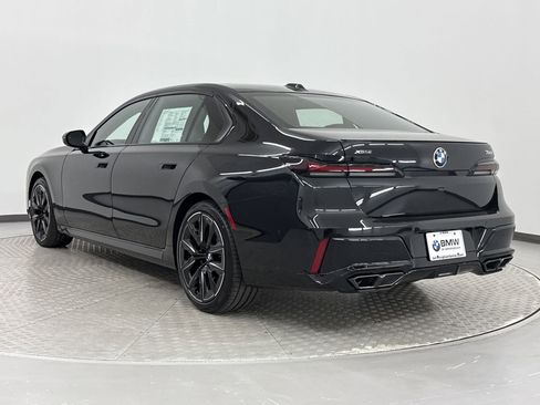 New 2025 BMW 760i xDrive w/ Premium Package image 3