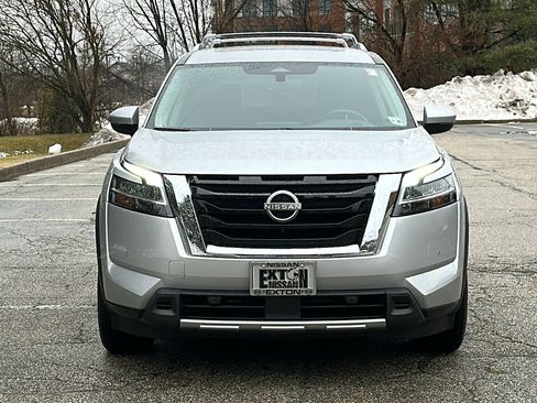 Certified 2023 Nissan Pathfinder SL w/ SL Premium Package image 3