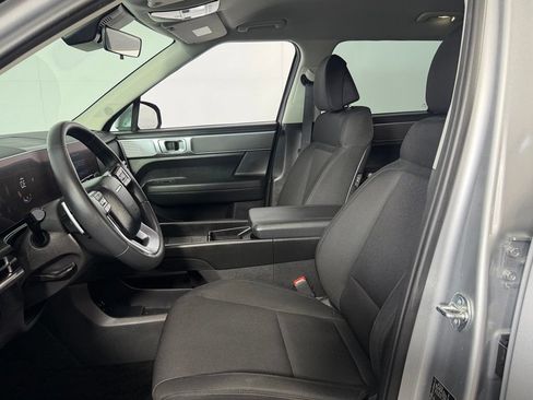 Used 2025 Hyundai Santa Fe SE FWD image 19