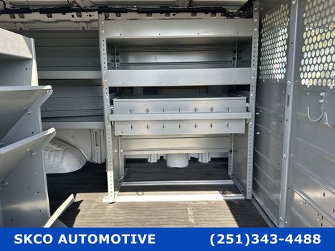 Used 2015 Chevrolet Express 2500 image 13