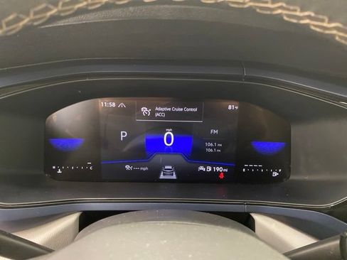 Used 2023 Volkswagen Taos SE AWD/4WD image 18