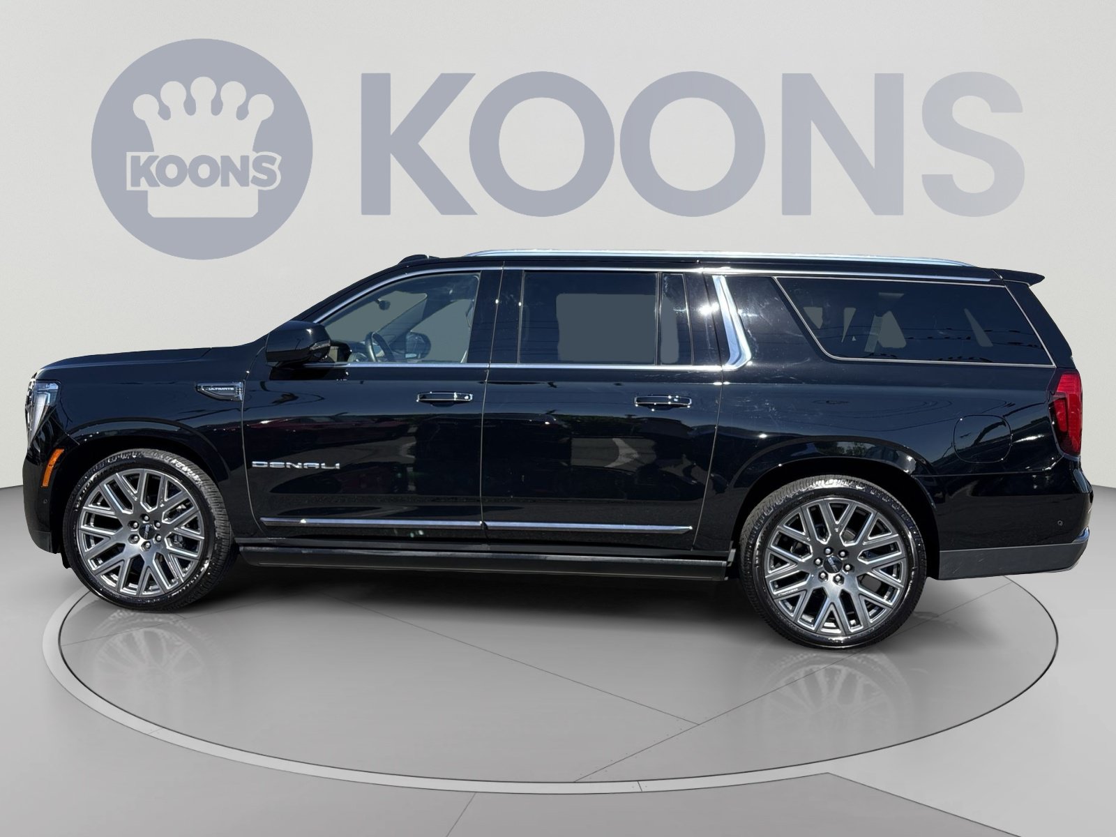 Used 2025 GMC Yukon XL Denali Ultimate AWD/4WD image 2
