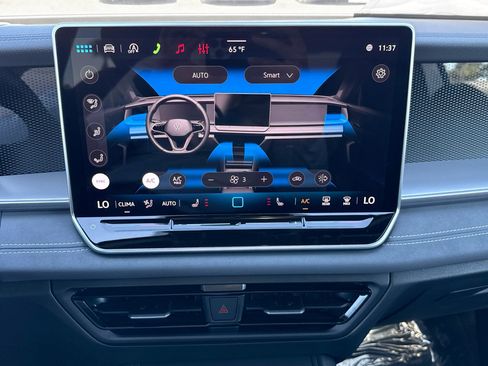 New 2026 Volkswagen Tiguan SE R-Line FWD image 33