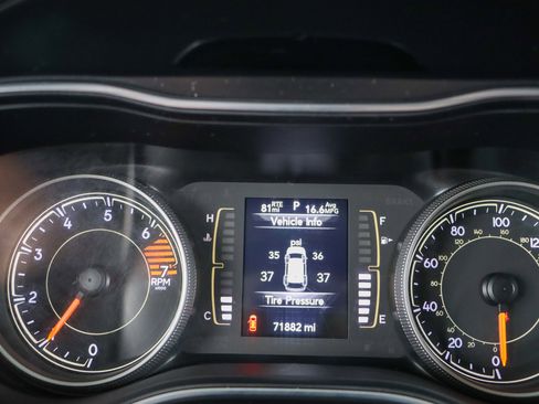 Used 2021 Jeep Cherokee Latitude Plus image 15