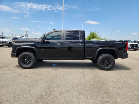 New 2026 Chevrolet Silverado 2500 ZR2 w/ ZR2 Bison Edition AWD/4WD image 3