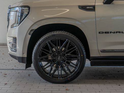 Used 2023 GMC Yukon Denali Ultimate image 4