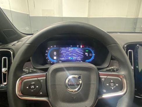 Used 2023 Volvo XC40 Recharge Core AWD/4WD image 14