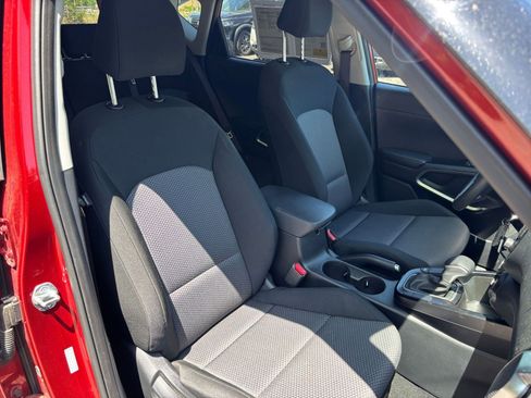 Used 2025 Kia Soul LX w/ LX Technology Package image 34