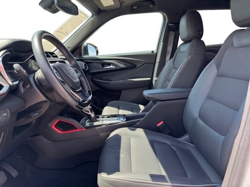 Used 2021 Chevrolet TrailBlazer RS w/ Sun and Liftgate Package FWD image 10