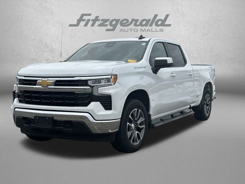 Used 2022 Chevrolet Silverado 1500 LT w/ Convenience Package II image 3