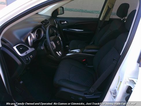 Used 2020 Dodge Journey SE w/ SE Popular Equipment Group image 16