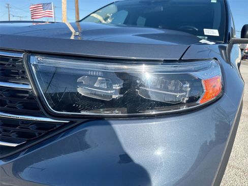 Certified 2021 Ford Explorer XLT w/ Equipment Group 202A image 33