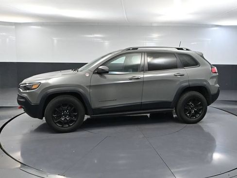 Used 2019 Jeep Cherokee Trailhawk w/ Comfort/Convenience Group AWD/4WD image 10