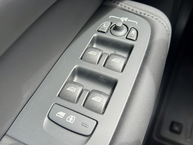 New 2027 Volvo XC60 B5 Ultra AWD/4WD image 23
