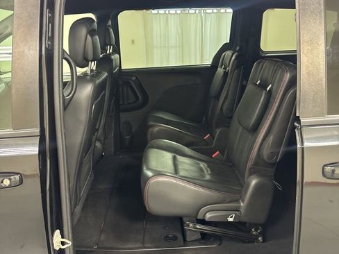 Used 2019 Dodge Grand Caravan GT FWD image 23