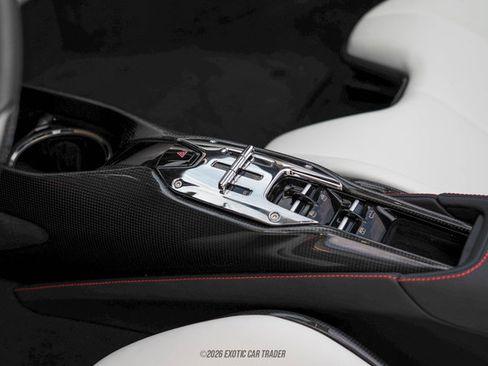 Used 2025 Ferrari SF90 Spider image 32