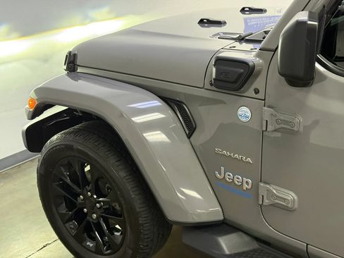 Used 2021 Jeep Wrangler Unlimited Sahara w/ Cold Weather Group AWD/4WD image 9