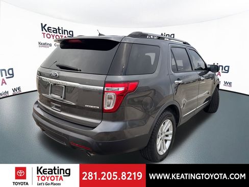 Used 2015 Ford Explorer XLT w/ Equipment Group 202B image 7